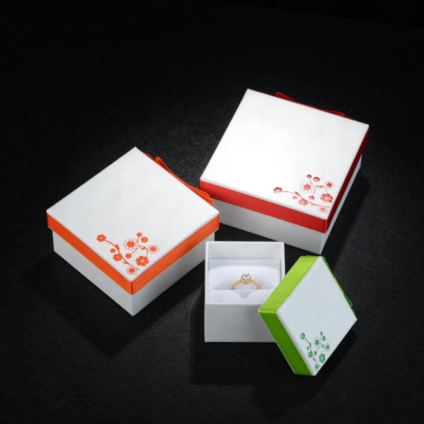 Wholesale Customized Package Cheap Paper Jewelry Box Ribbon Box