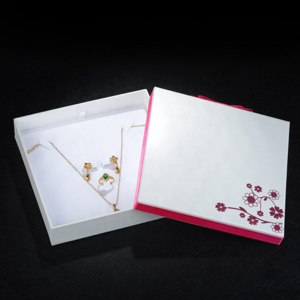 Wholesale Customized Package Cheap Paper Jewelry Box Ribbon Box