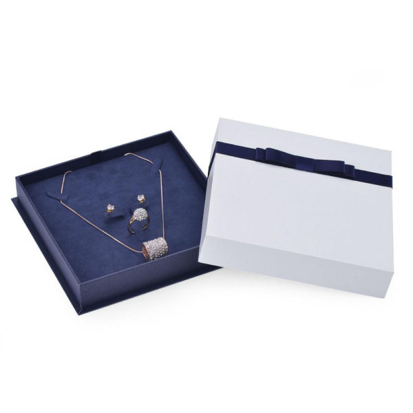 Wholesale Customized Package Cheap Paper Jewelry Box Ribbon Box