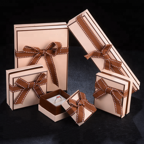 Wholesale Customized Package Cheap Paper Jewelry Box Ribbon Box