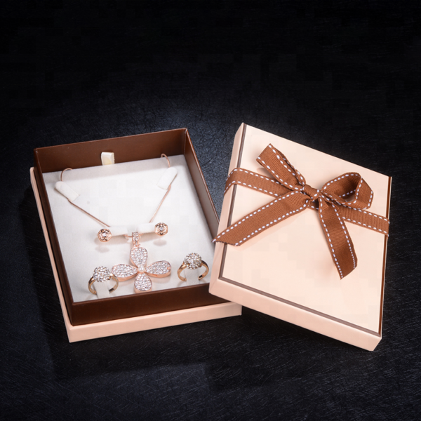 Wholesale Customized Package Cheap Paper Jewelry Box Ribbon Box