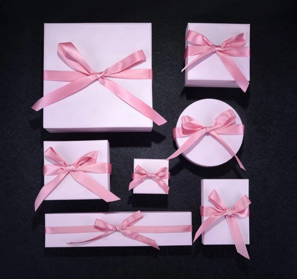 Wholesale Customized Package Cheap Paper Jewelry Box Ribbon Box