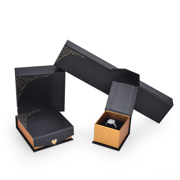 Wholesale Customized Package Velvet Paper Jewelry Box Magnetic Box