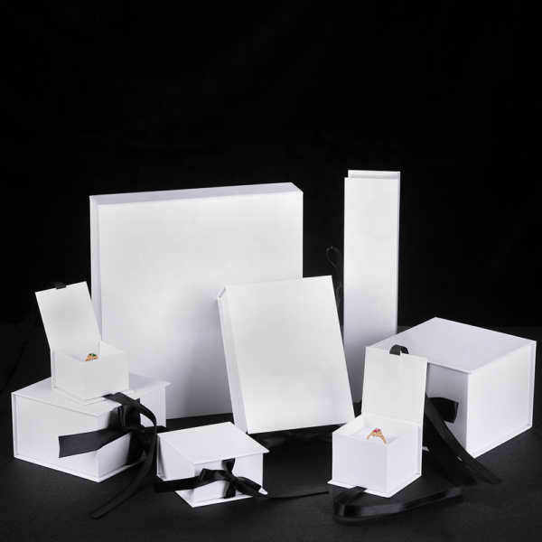 Wholesale Customized Package Cheap Paper Jewelry Box Ribbon Box